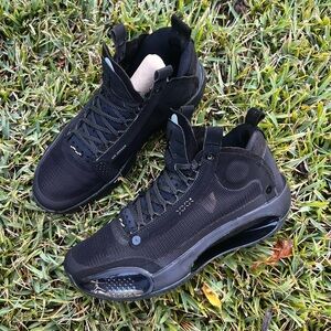 CLEAN Air Jordan 34 size 10.5 Womens Black Cat shoes